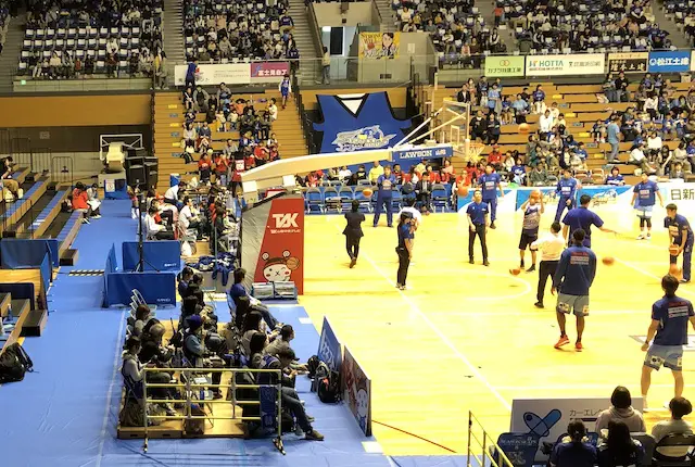 松江市総合体育館のコートエンド