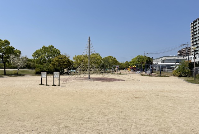 箱崎公園のわんぱく広場