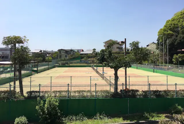 蛇ヶ谷公園のテニスコート
