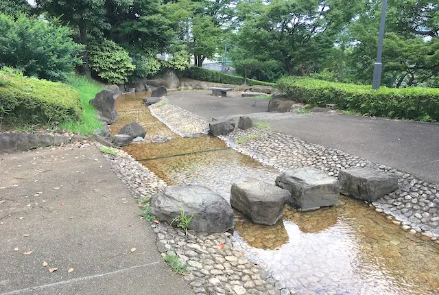武蔵塚公園の水路