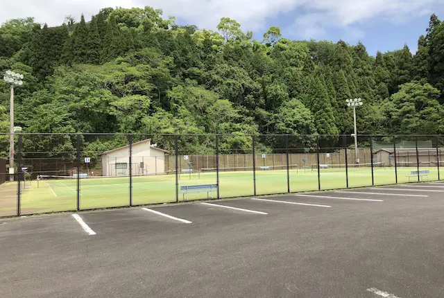 芦北町民総合センターのテニスコート