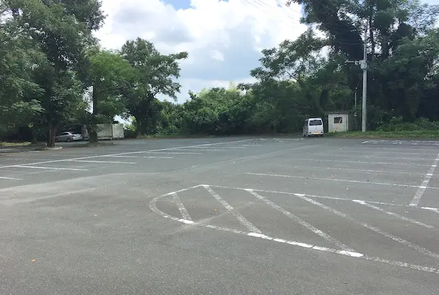 鹿本グラウンドの駐車場