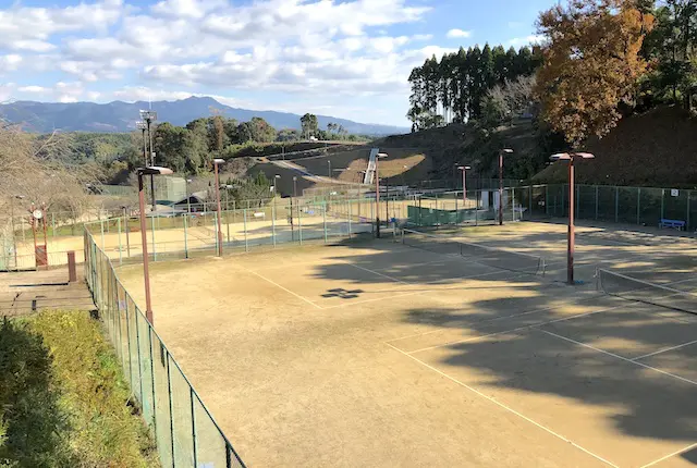 菊池公園のテニスコート