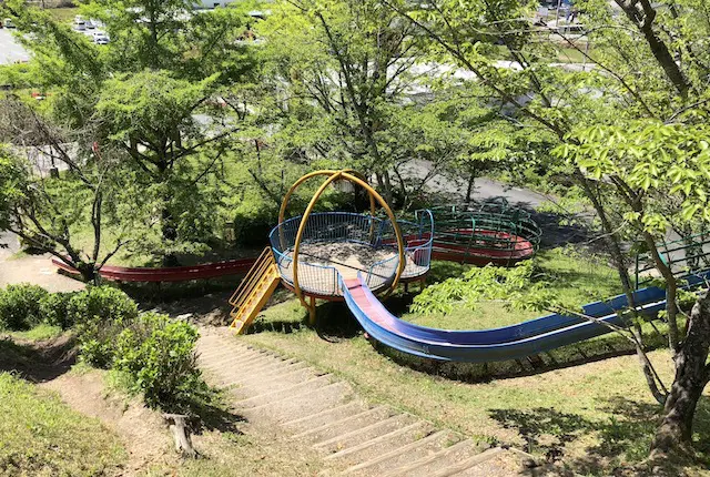 大津山公園のすべり台