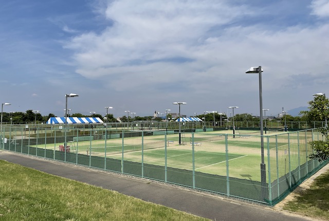 新宝満川公園テニスコート