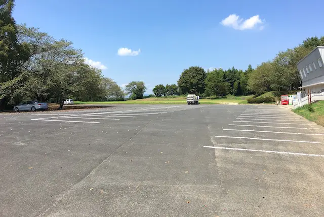 泗水グラウンドの駐車場