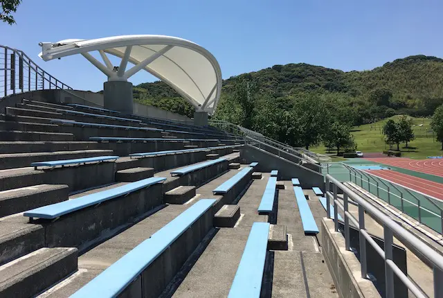 熊本県民総合運動公園補助競技場の観覧スタンド