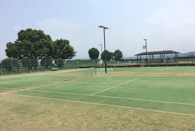 七城町総合グラウンドの人工芝テニスコート