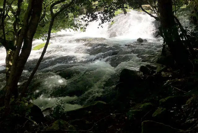 立岩渓谷の幸神の滝