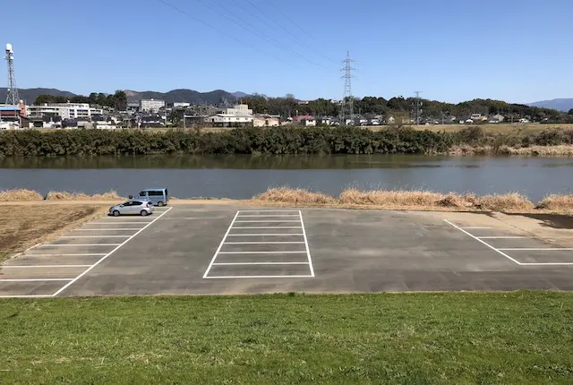 やまが湯ノ瀬川公園の駐車場