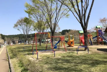 ケヤキ広場（熊本県小国町）小さな町の中央公園