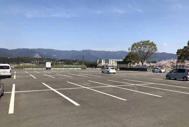 多良木町多目的総合グラウンドの駐車場