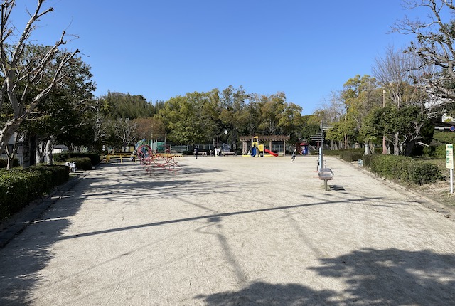 名島運動公園の遊具広場