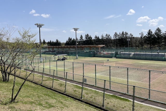 秋田県立中央公園のテニスコート