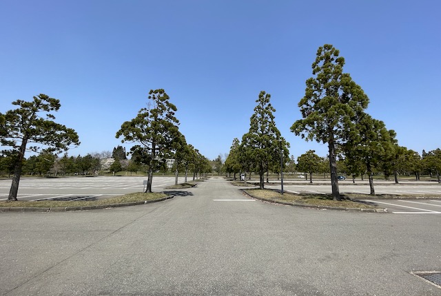 秋田県立中央公園の駐車場