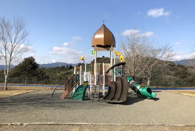 相良村運動公園のコンビネーション遊具