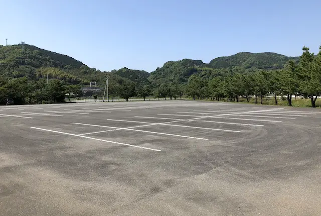 岩崎グラウンドの駐車場