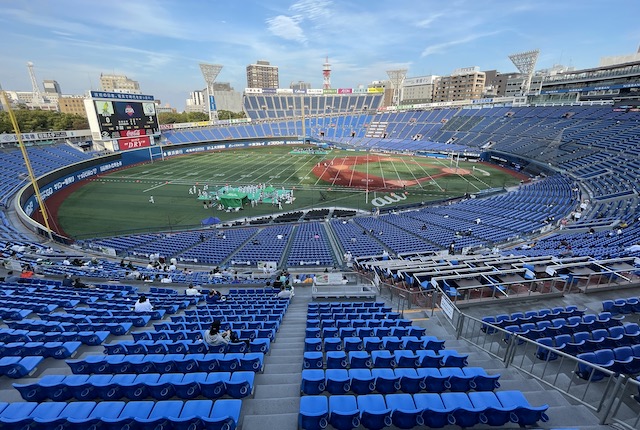 横浜スタジアムの内野席上段からの見え方